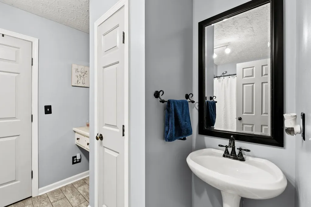 2461 John Watts Road Nicholasville KY 40356