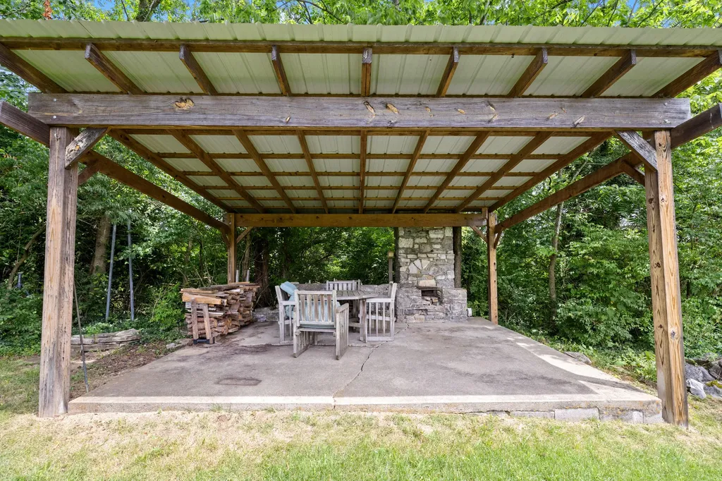 8710 Adams Lane Lexington KY 40515