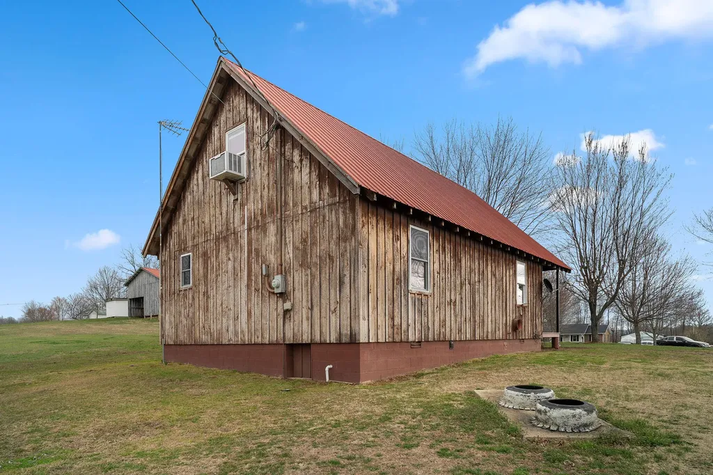 800 Pine Hill Road Jeffersonville KY 40337
