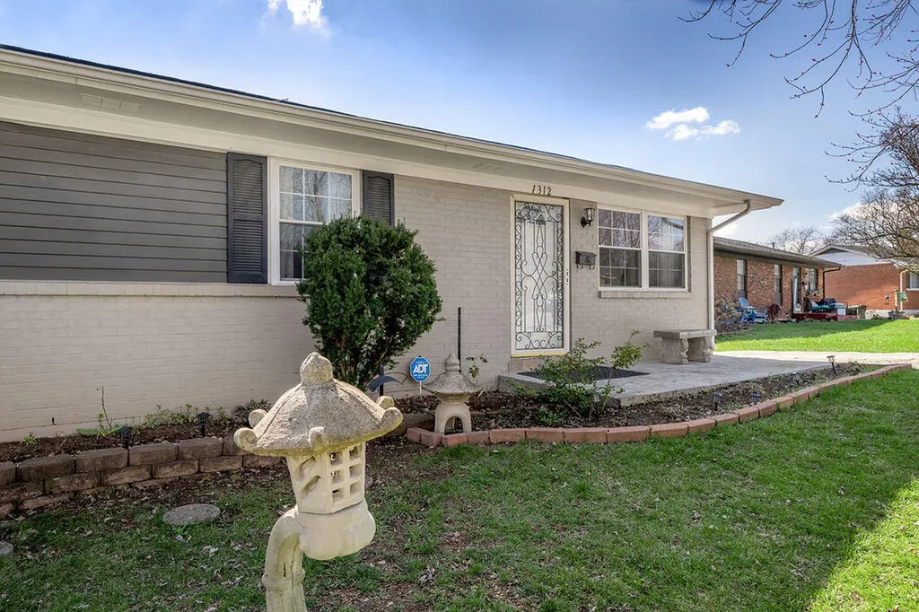 1312 Jannelle Court Lexington KY 40517