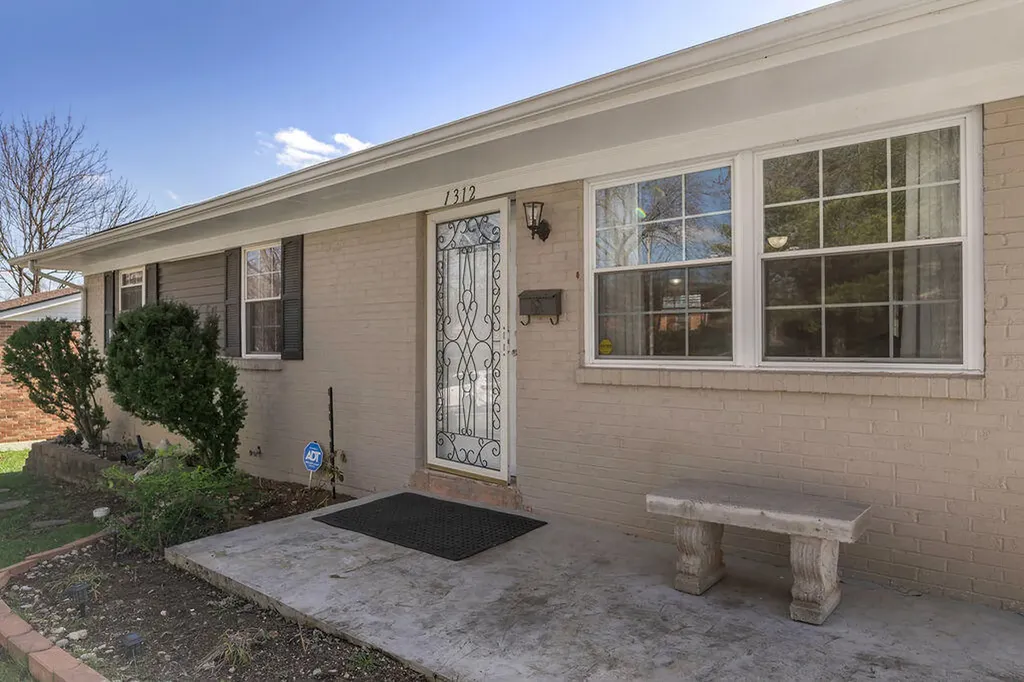 1312 Jannelle Court Lexington KY 40517
