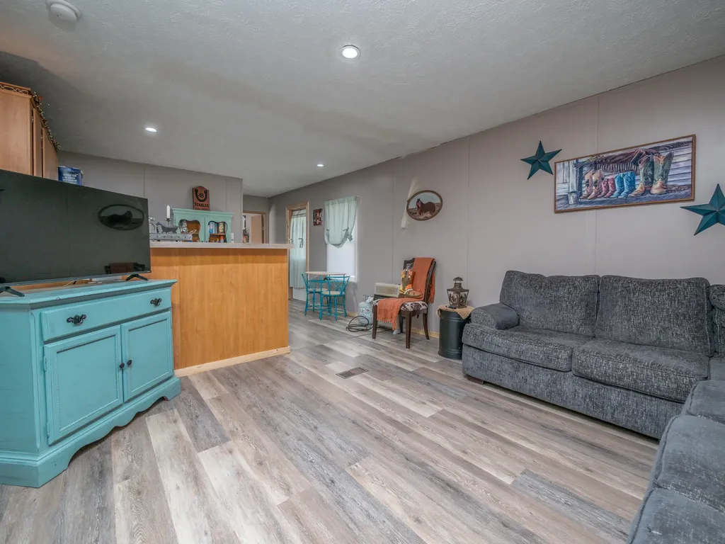2029 Kentucky 1693 Wellington KY 40387