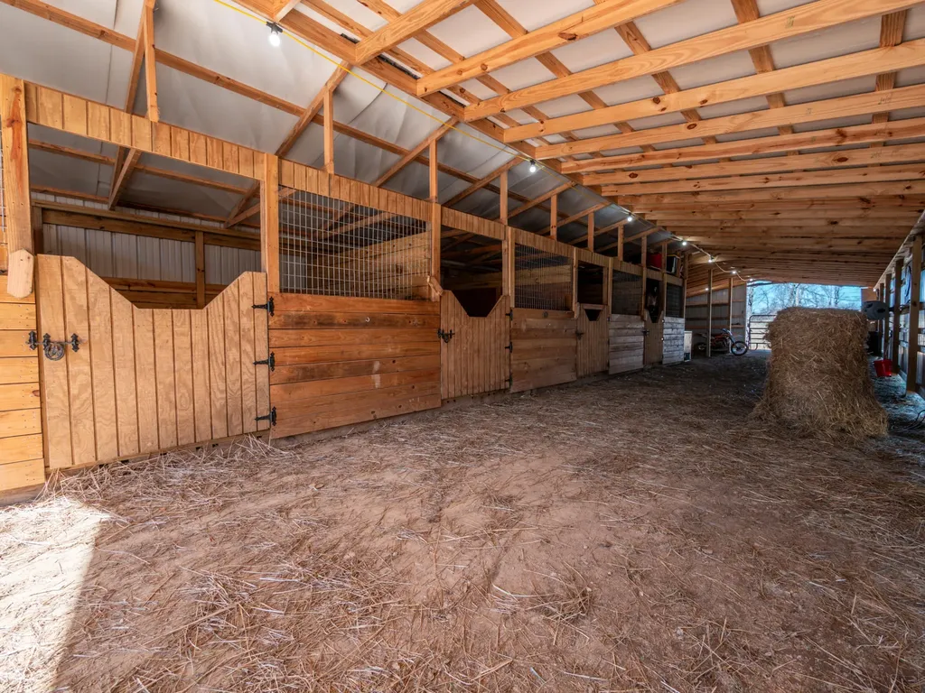 2029 Kentucky 1693 Wellington KY 40387