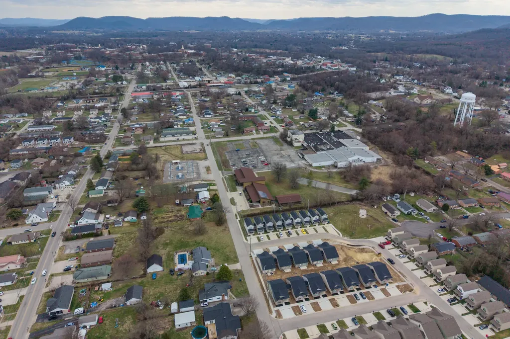 100, 106, 112, 118, 124 Harvest Bend Trail Berea KY 40403