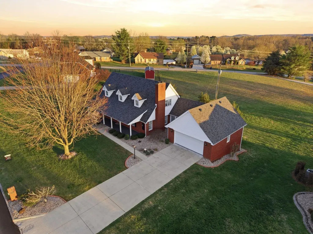 500 Natures Pointe Drive Somerset KY 42503
