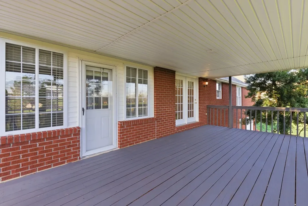 500 Natures Pointe Drive Somerset KY 42503