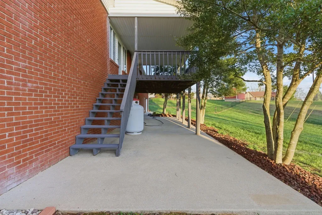 500 Natures Pointe Drive Somerset KY 42503