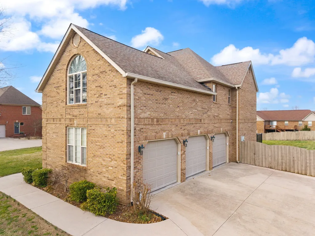 207 Lake Cliff Drive Somerset KY 42503