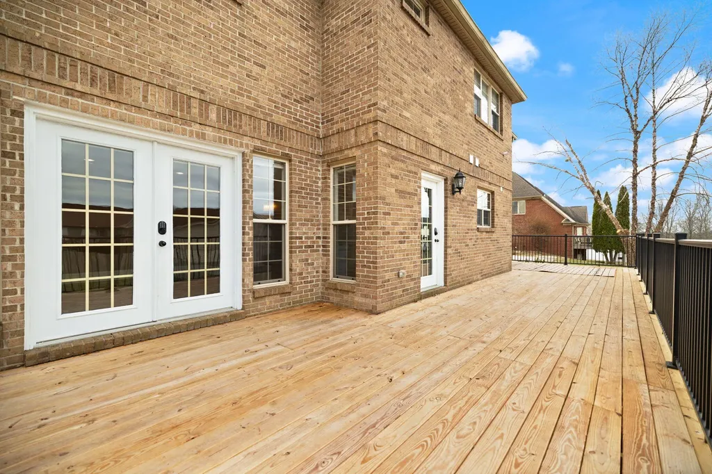 207 Lake Cliff Drive Somerset KY 42503