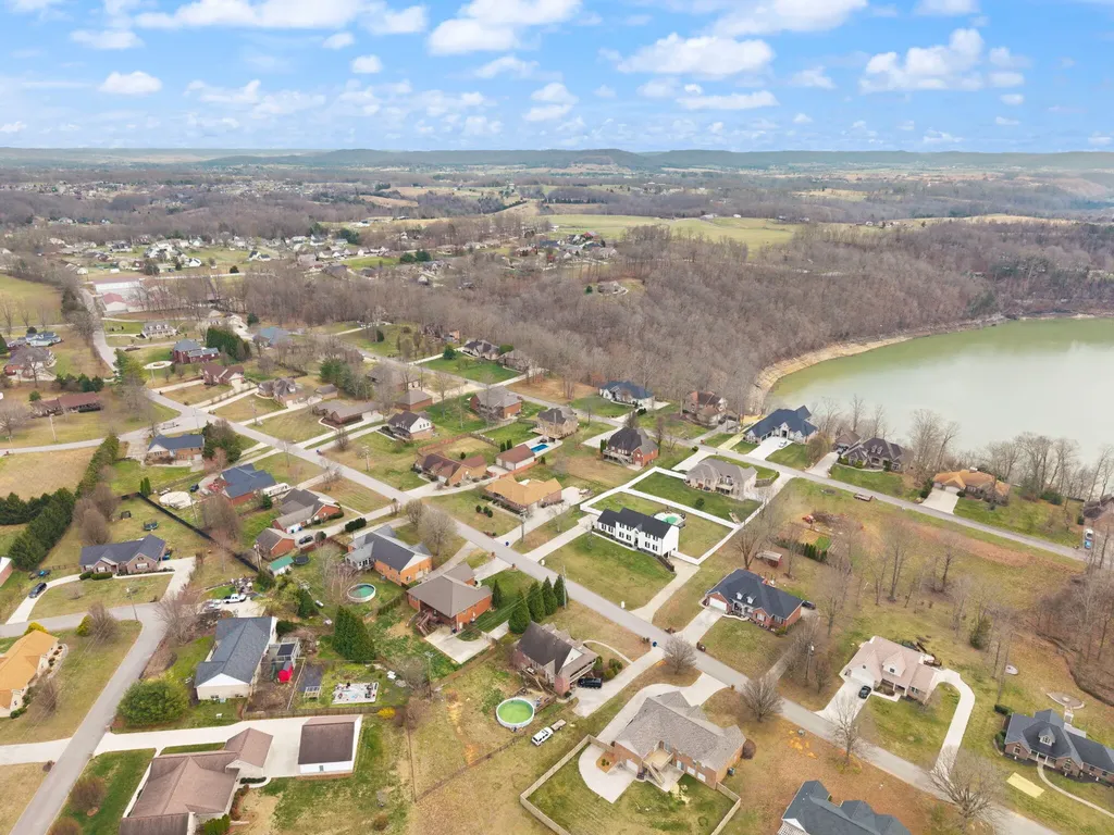 207 Lake Cliff Drive Somerset KY 42503