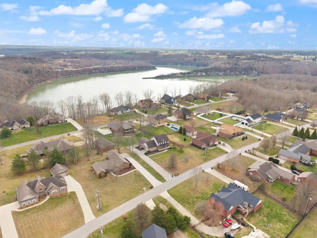 207 Lake Cliff Drive Somerset KY 42503