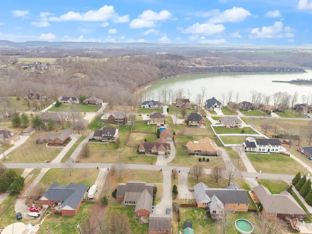 207 Lake Cliff Drive Somerset KY 42503