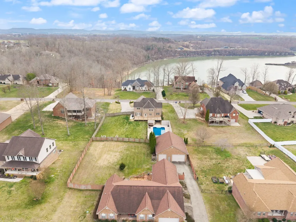 207 Lake Cliff Drive Somerset KY 42503