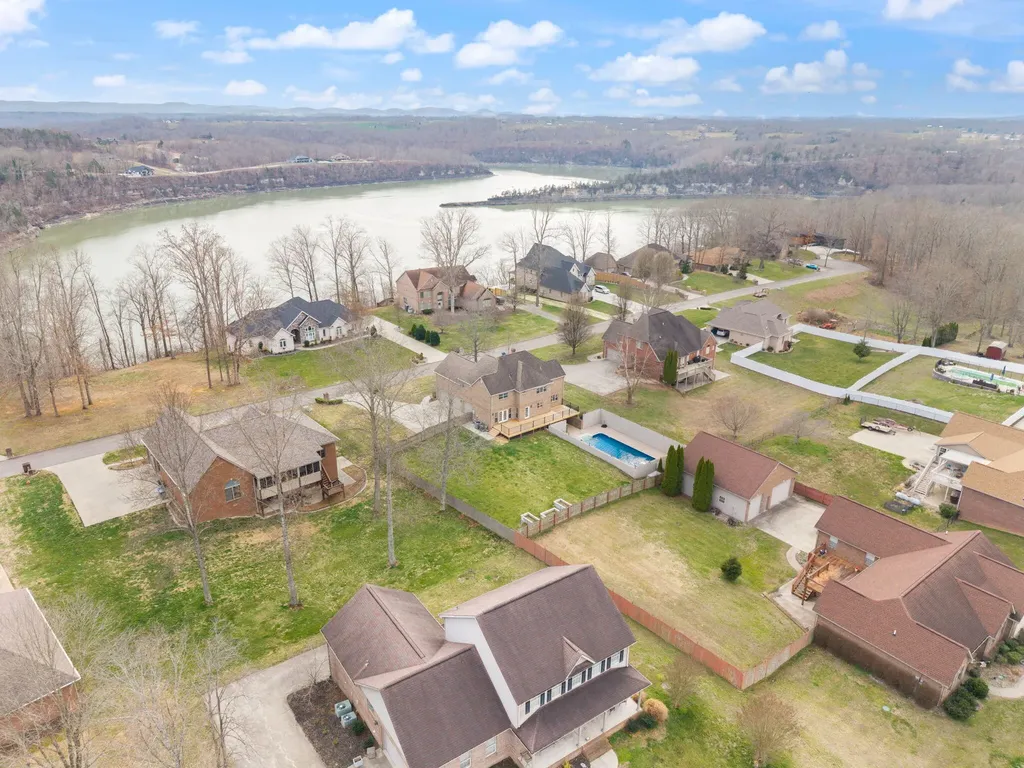 207 Lake Cliff Drive Somerset KY 42503