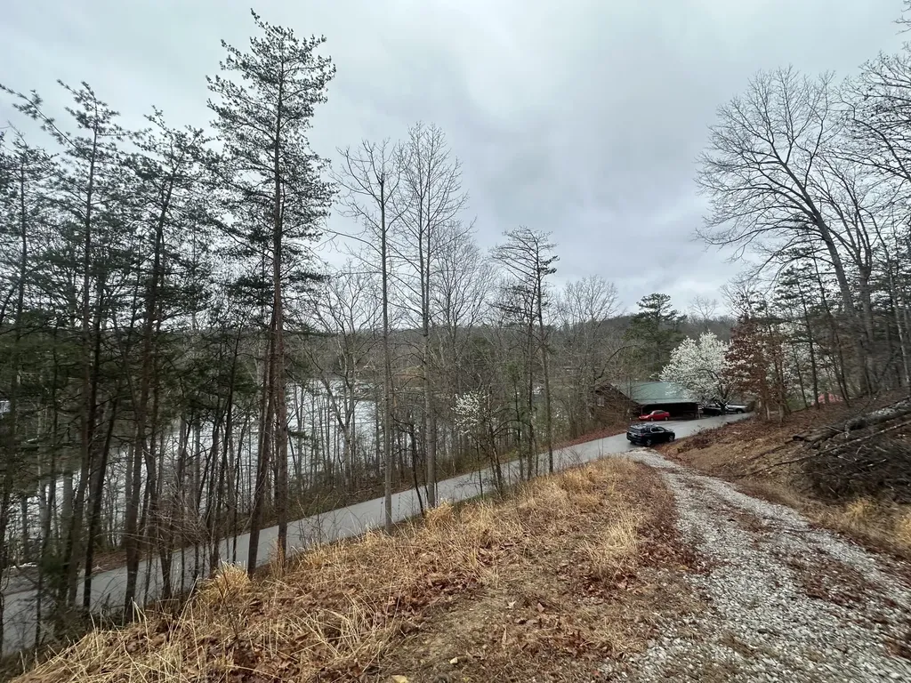 974 Cliffs Edge Road East Bernstadt KY 40729