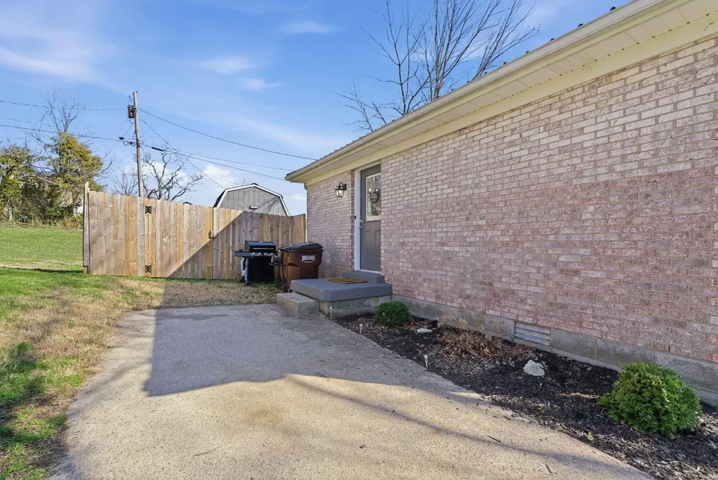 123 Miles Drive Lancaster KY 40444