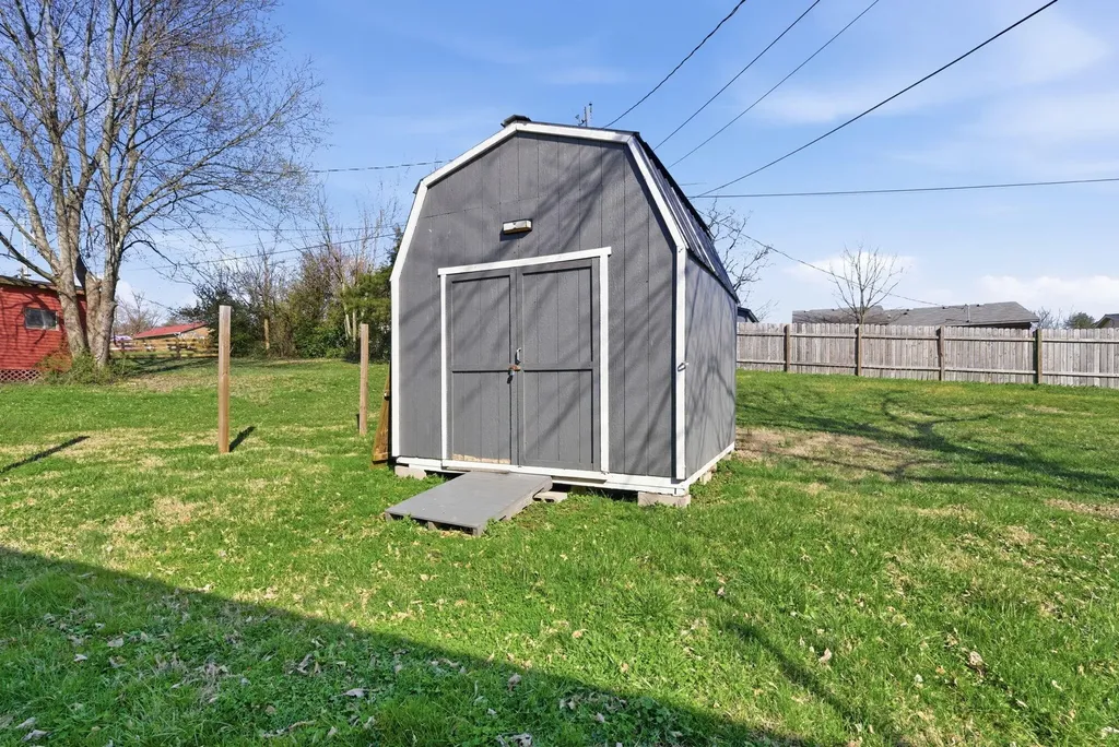 123 Miles Drive Lancaster KY 40444