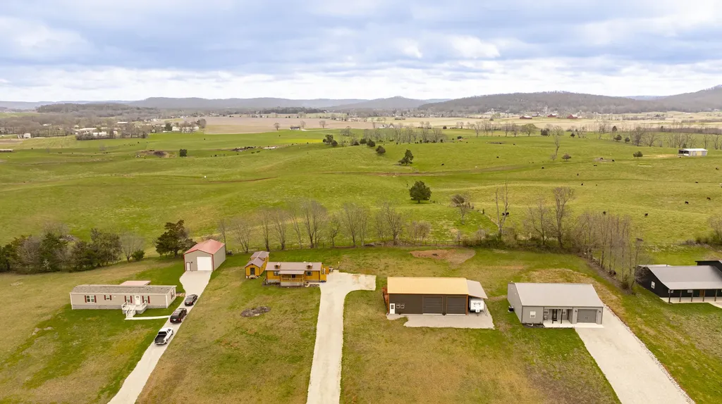 225 Lighthouse Road Monticello KY 42633