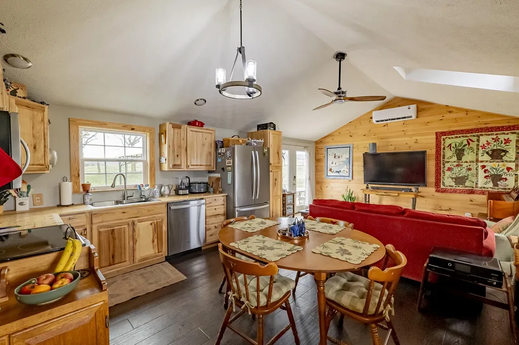 225 Lighthouse Road Monticello KY 42633