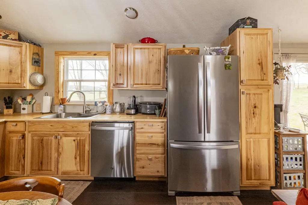 225 Lighthouse Road Monticello KY 42633