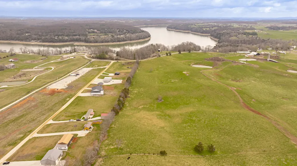 225 Lighthouse Road Monticello KY 42633