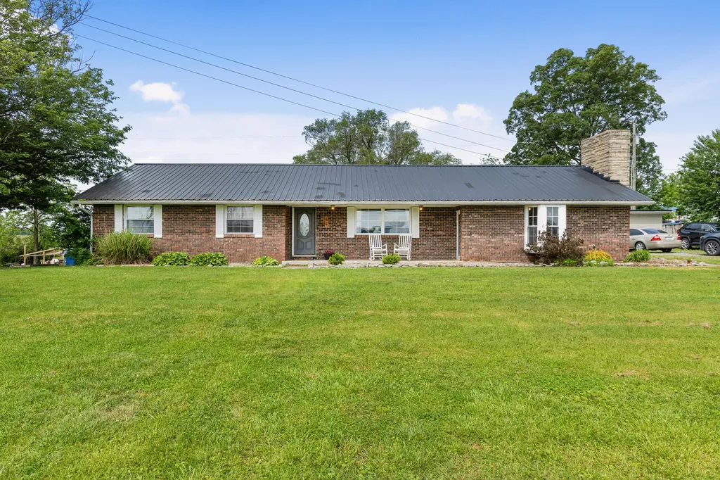 64 Coskery Pike Flemingsburg KY 41041