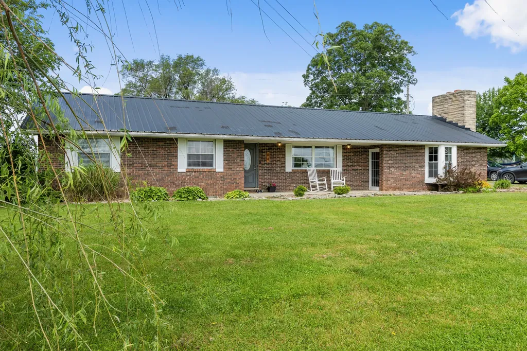 64 Coskery Pike Flemingsburg KY 41041