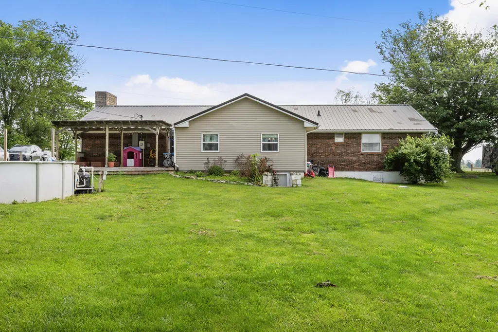 64 Coskery Pike Flemingsburg KY 41041