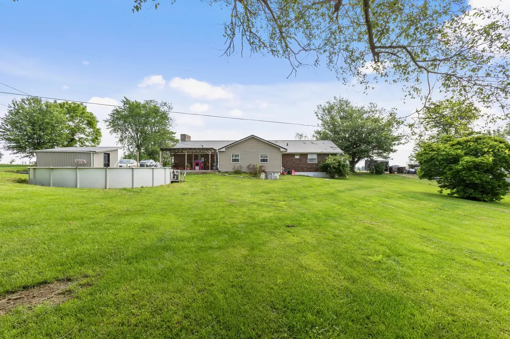 64 Coskery Pike Flemingsburg KY 41041