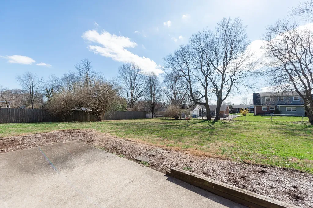 402 Hiawatha Trail Georgetown KY 40324