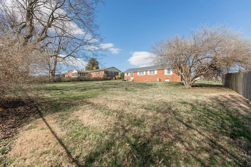 402 Hiawatha Trail Georgetown KY 40324