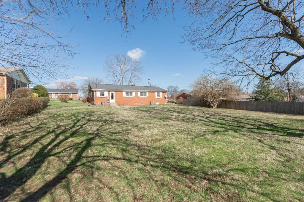 402 Hiawatha Trail Georgetown KY 40324