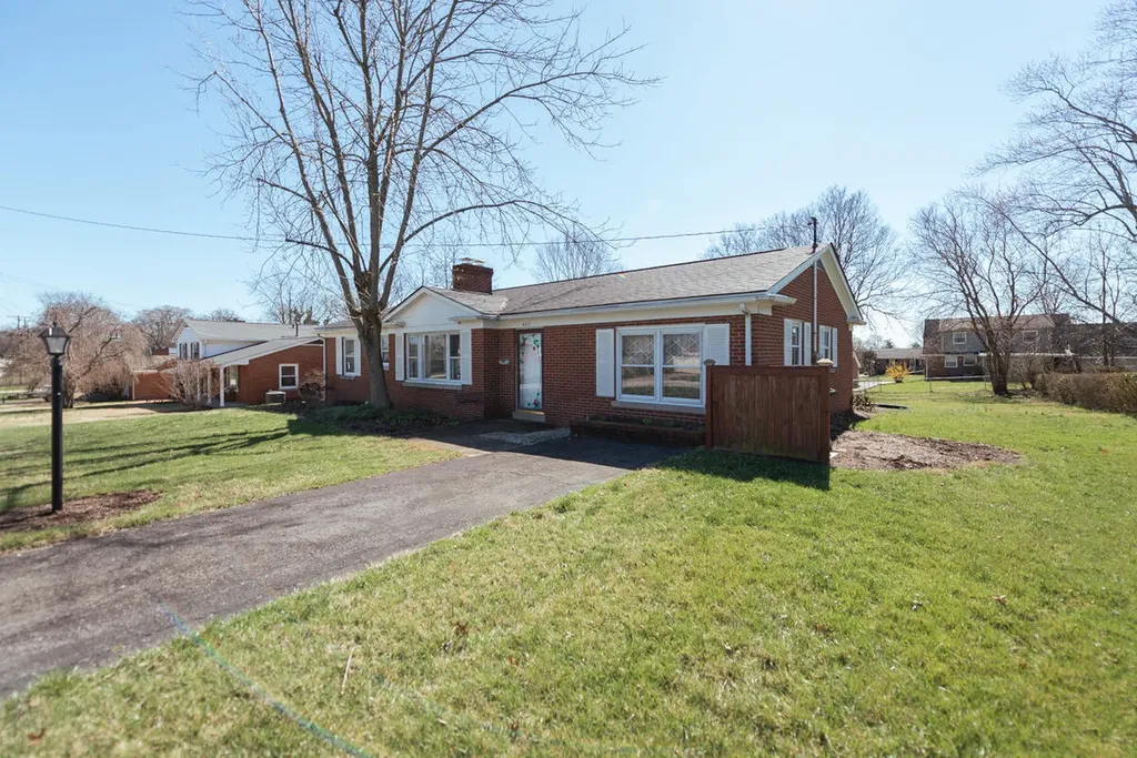 402 Hiawatha Trail Georgetown KY 40324