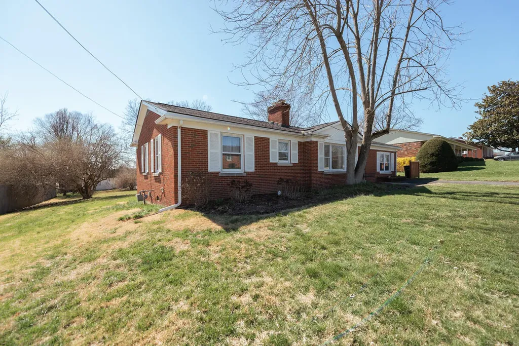 402 Hiawatha Trail Georgetown KY 40324