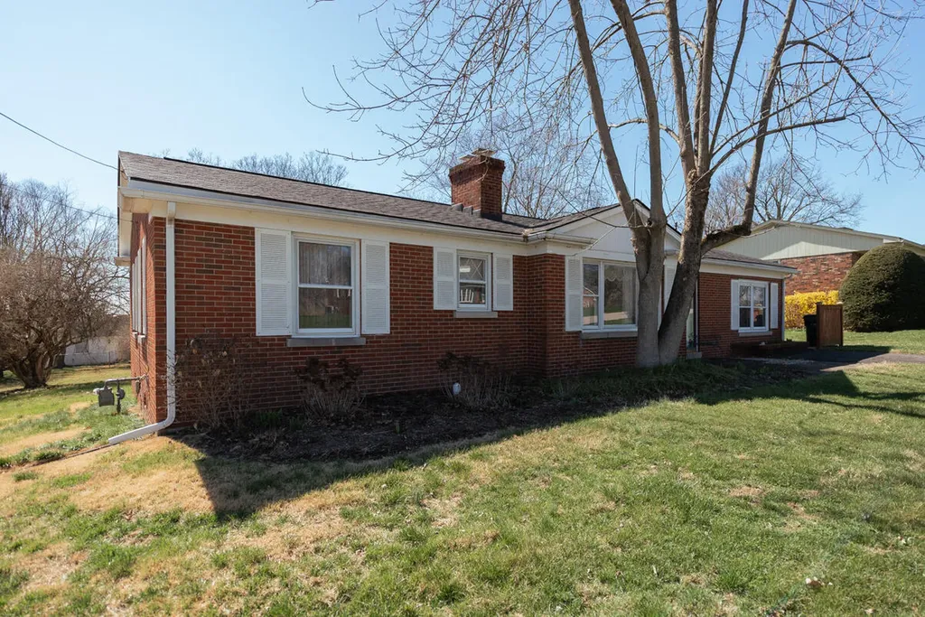 402 Hiawatha Trail Georgetown KY 40324