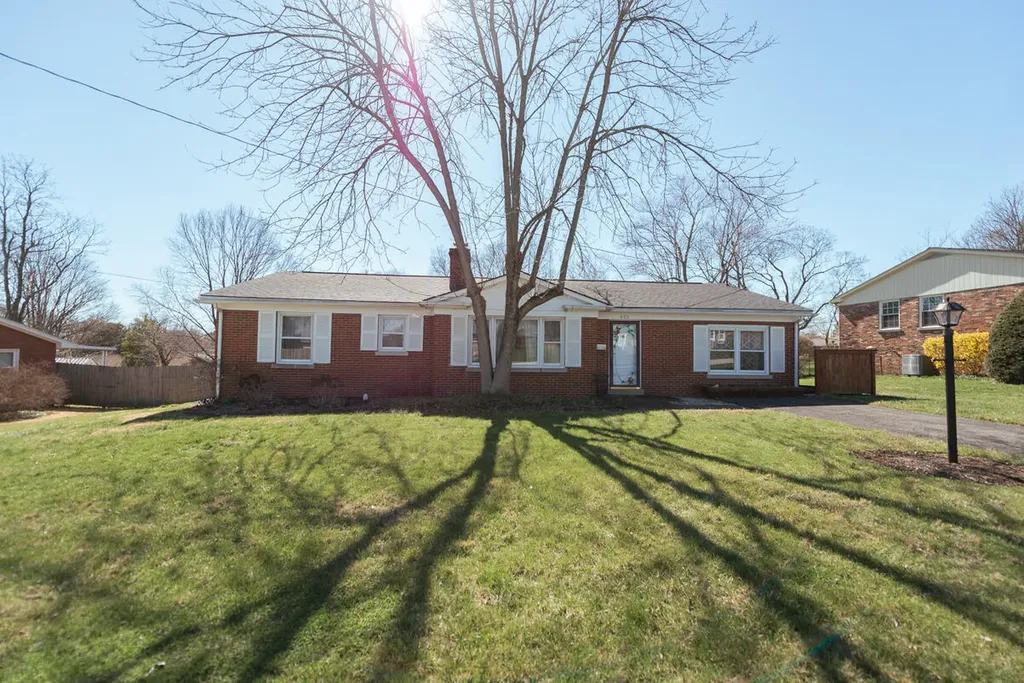 402 Hiawatha Trail Georgetown KY 40324