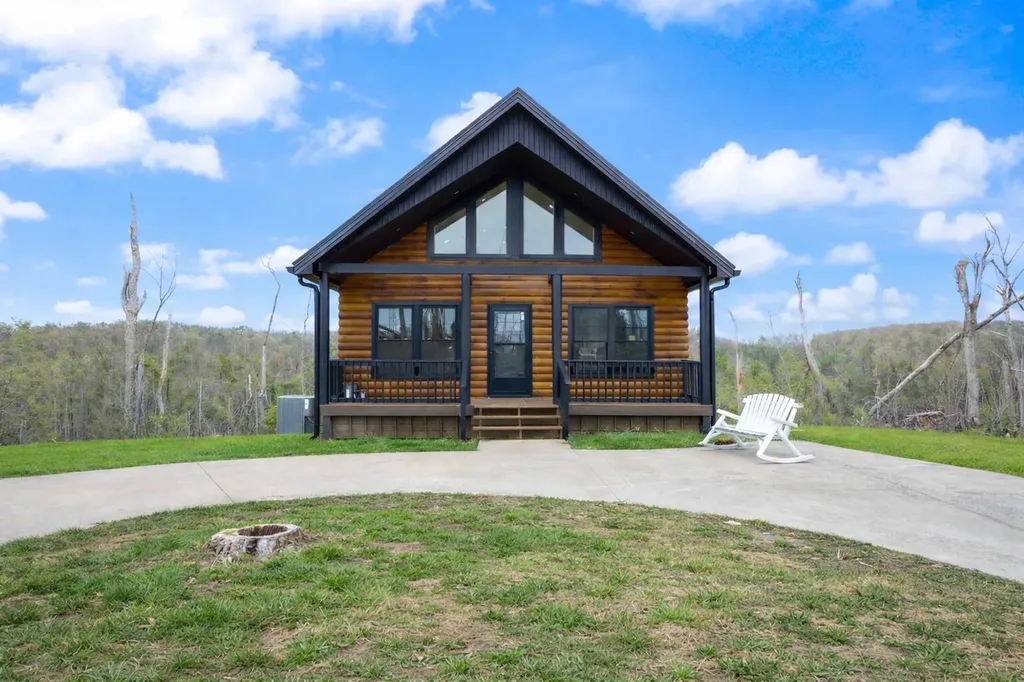433 Woodlands Way Russell Springs KY 42642