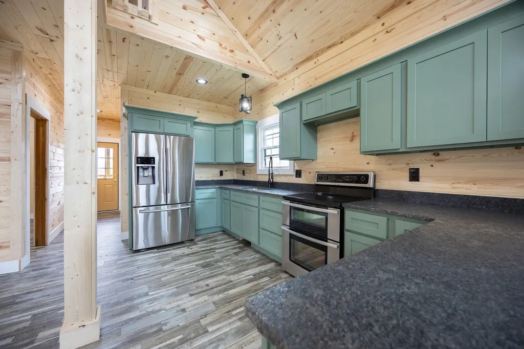 433 Woodlands Way Russell Springs KY 42642