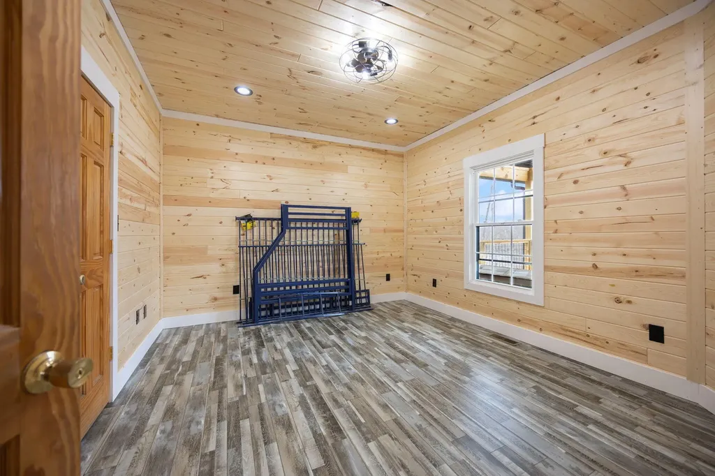 433 Woodlands Way Russell Springs KY 42642