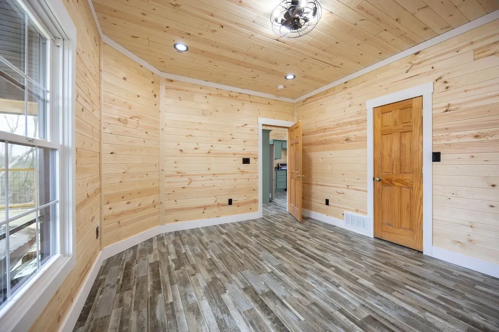 433 Woodlands Way Russell Springs KY 42642
