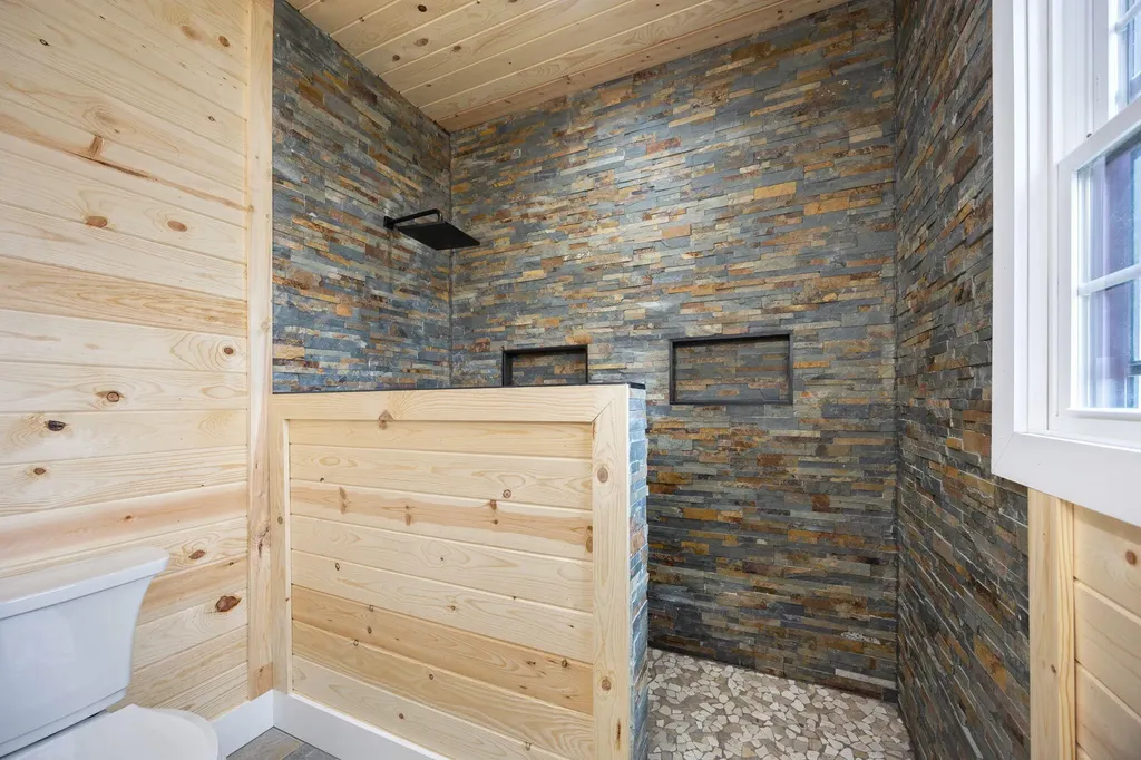 433 Woodlands Way Russell Springs KY 42642