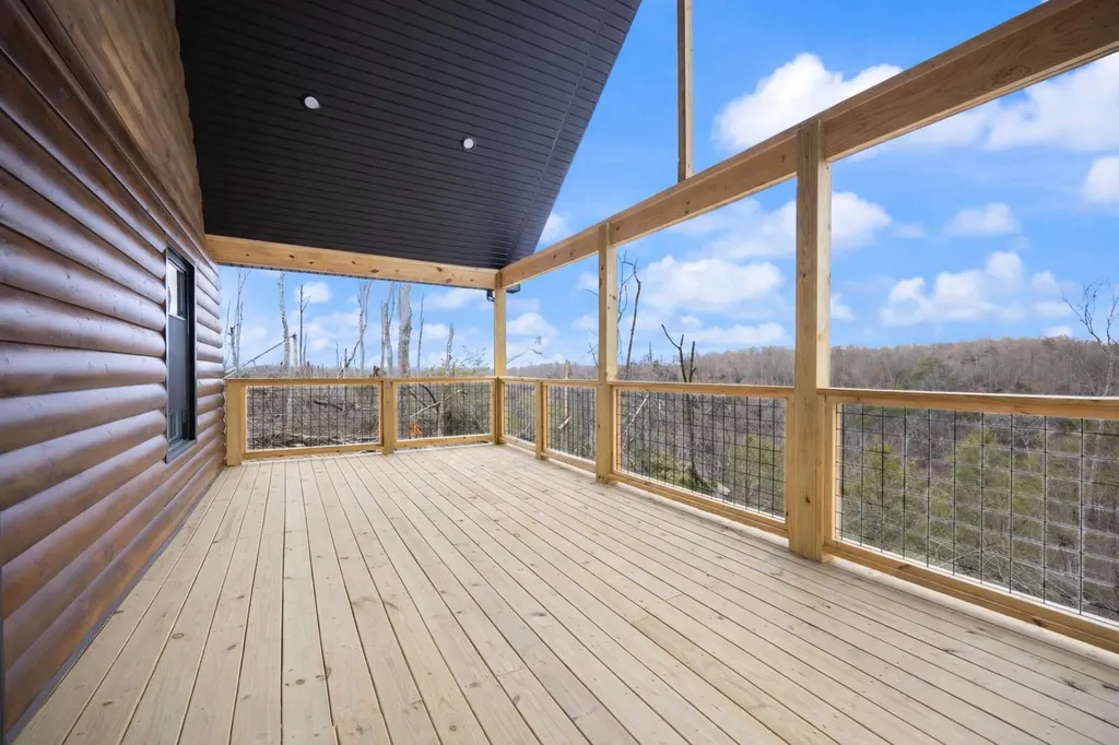 433 Woodlands Way Russell Springs KY 42642