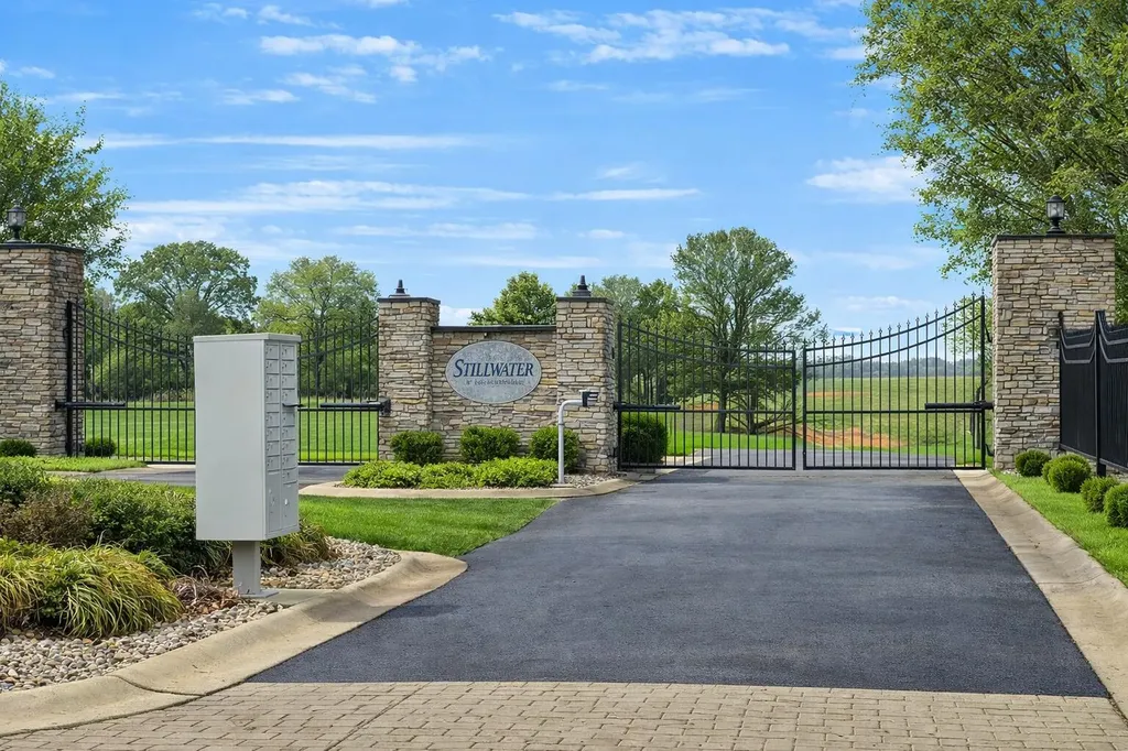433 Woodlands Way Russell Springs KY 42642