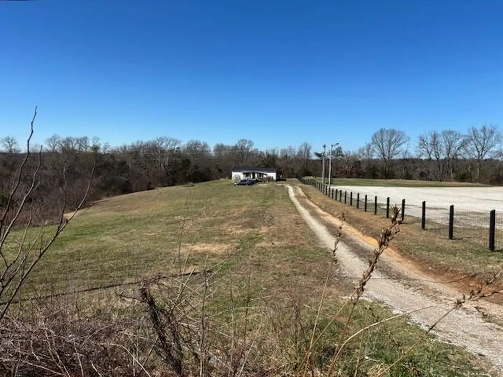 2351 Dreyfus Road Waco KY 40385