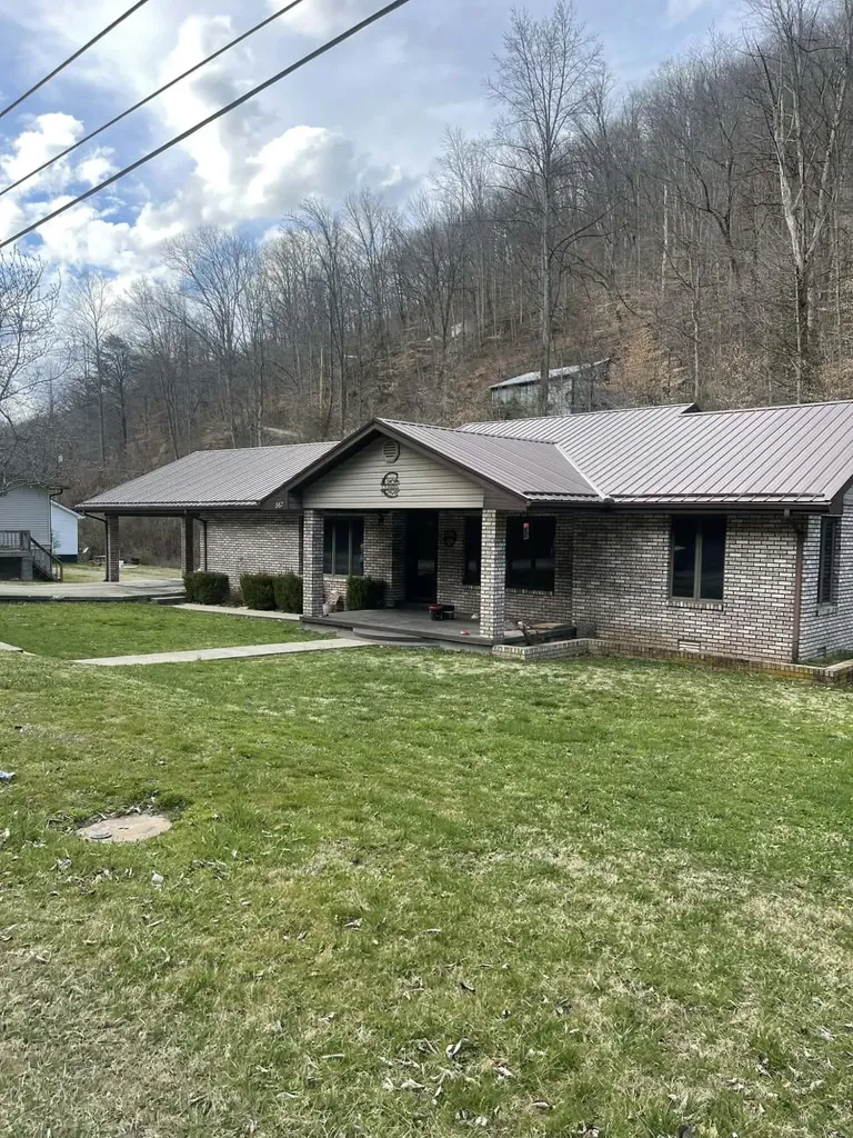 867 Highway 1148 Isom KY 41824