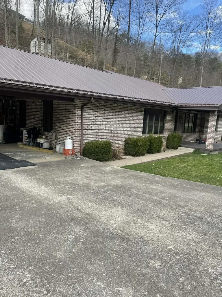 867 Highway 1148 Isom KY 41824