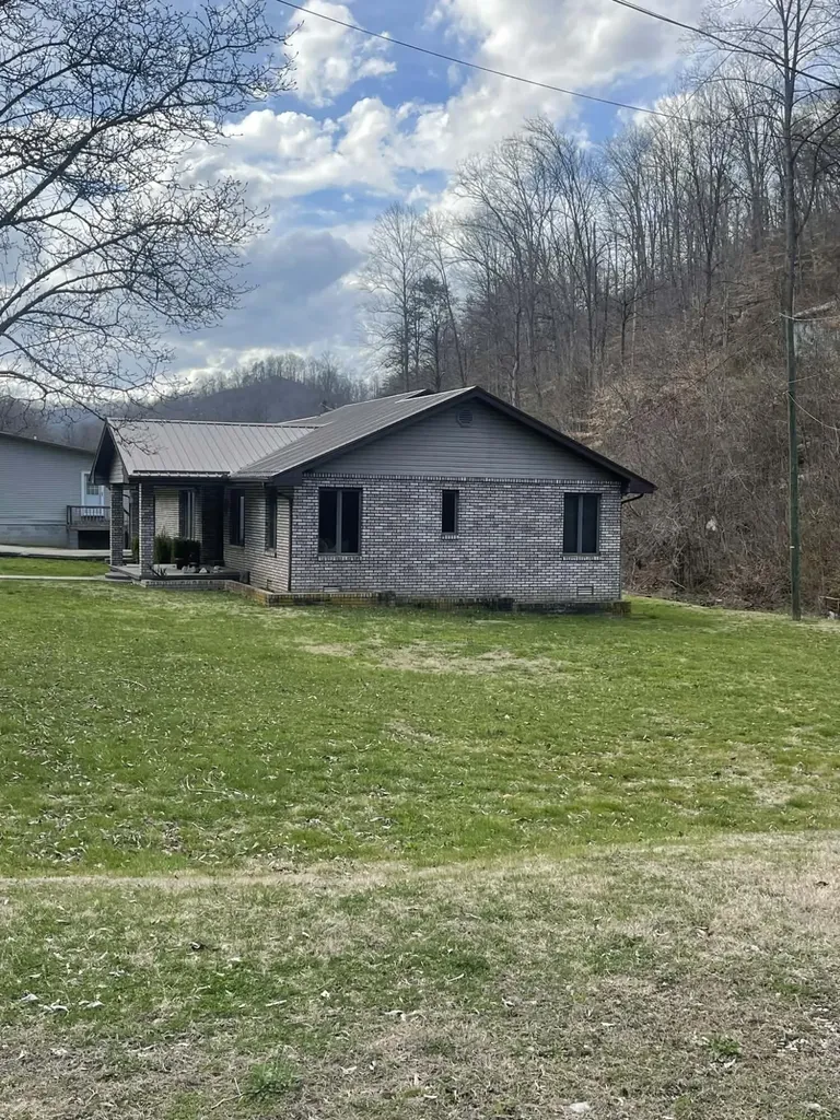 867 Highway 1148 Isom KY 41824