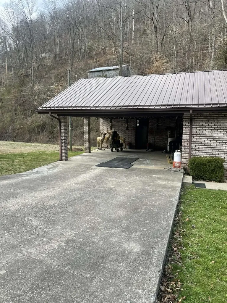 867 Highway 1148 Isom KY 41824