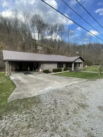 867 Highway 1148 Isom KY 41824
