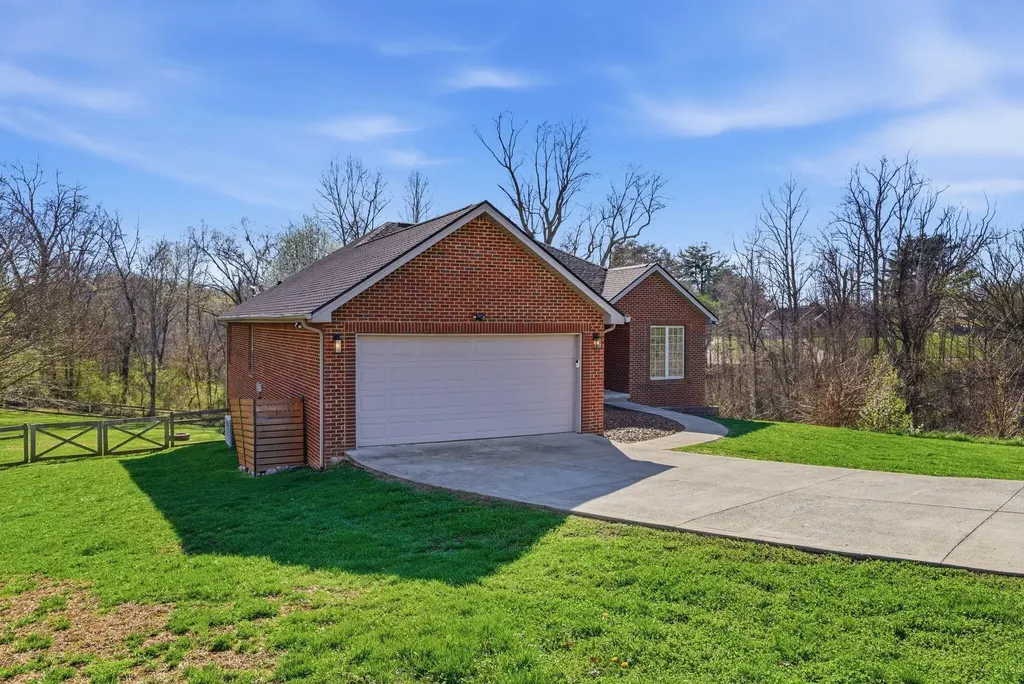 76 Connors Way Somerset KY 42503